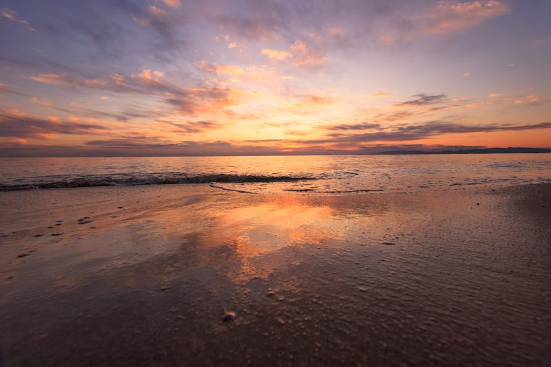 香良洲海岸の写真「波打ち際の絶景」