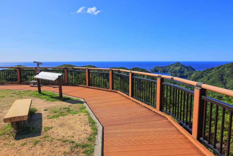 見江島展望台の写真「展望台から眺めるリアス海岸」
