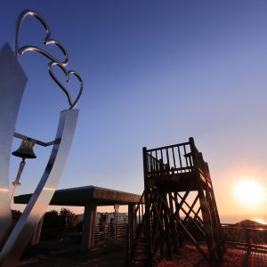 鵜倉園地の写真「見江島展望台と初日の出」
