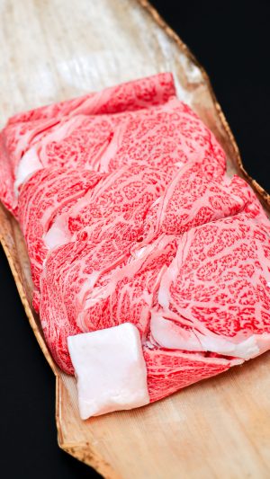 無料スマホ壁紙「A5ランク松阪牛（左下に牛脂）」