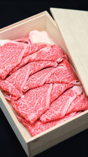 無料スマホ壁紙「木箱に入る松阪牛」