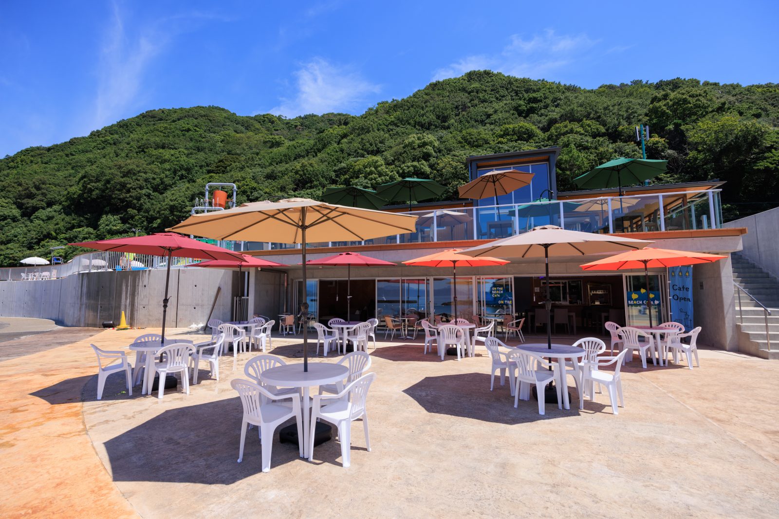 城ノ浜プール＆ビーチの写真「カフェテラス全体」