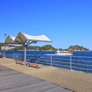 鳥羽マリンターミナルの写真「かもめ広場から眺める三ッ島」