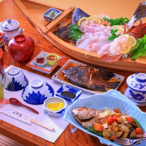 神島の写真「山海荘の豪華な懐石料理」