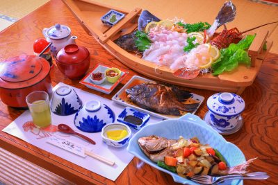 神島の写真「山海荘の豪華な懐石料理」