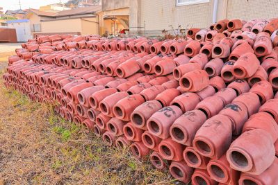 神島の写真「漁港に並ぶ蛸壺」