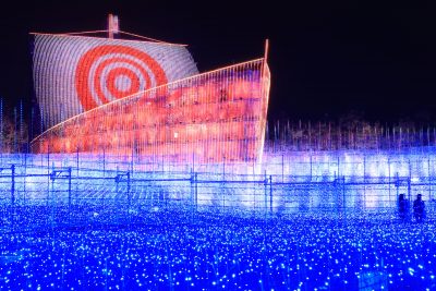 なばなの里の写真「天空の船「帆に映る巨大な的」」