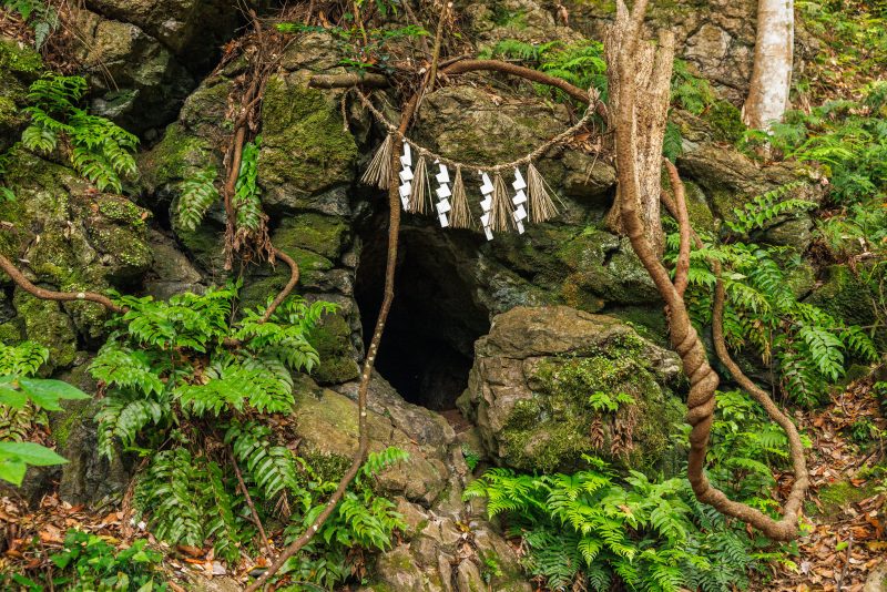 天の岩戸（恵利原の水穴）の写真「風穴」