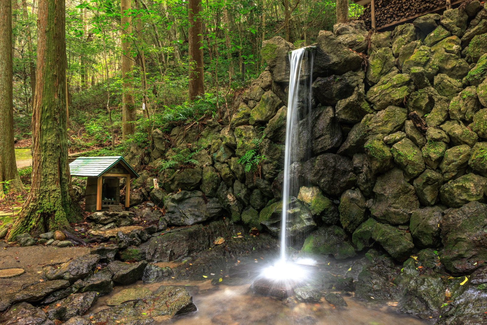 天の岩戸（恵利原の水穴）の写真「禊滝」