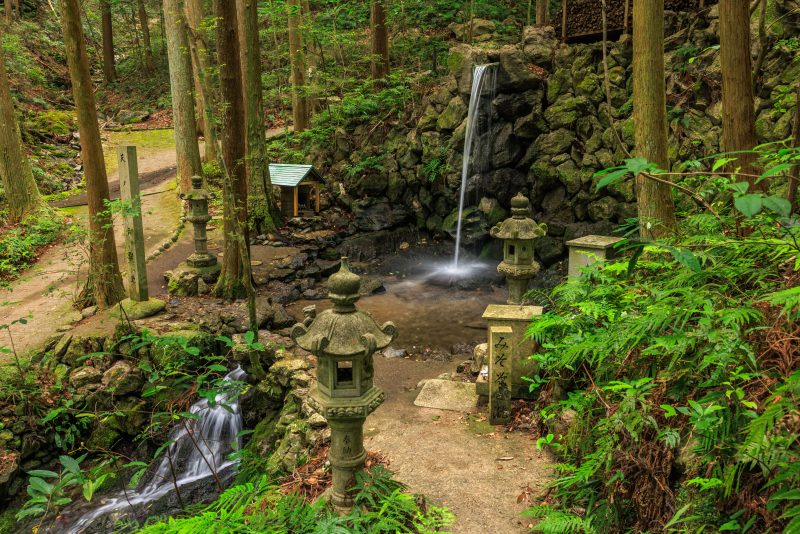 天の岩戸（恵利原の水穴）の写真「禊滝の周辺」