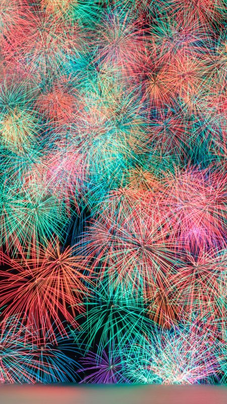 無料スマホ壁紙「夜空を彩る花火」
