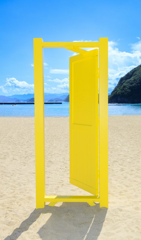 城ノ浜プール＆ビーチの写真「幸せを呼ぶ「どこでもドア」」