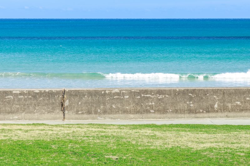 国府白浜の写真「国府白浜休憩舎から眺める海」
