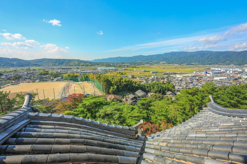 伊賀上野城の写真「伊賀上野城の展望窓から京都方面を見渡す」