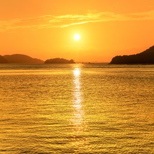 答志島の写真「桃取港から眺める美しい夕焼け」