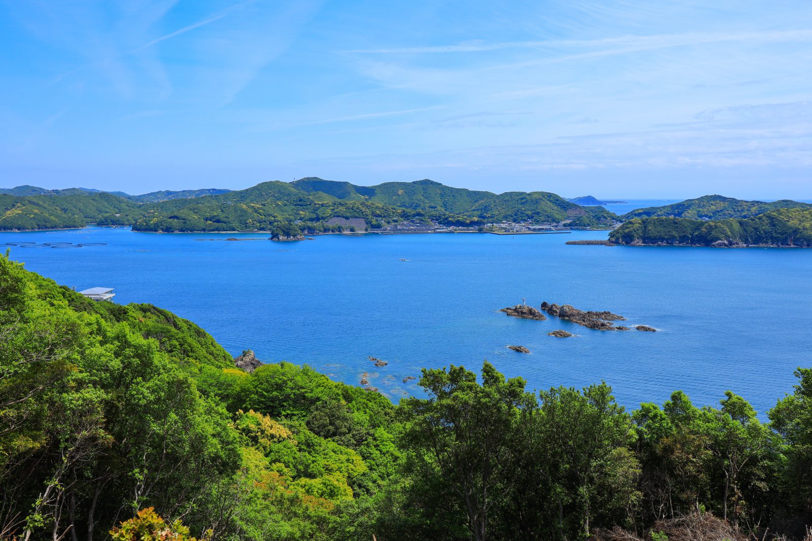 南海展望広場の絶景ブランコの写真「絶景ブランコからの眺める南伊勢町の海」