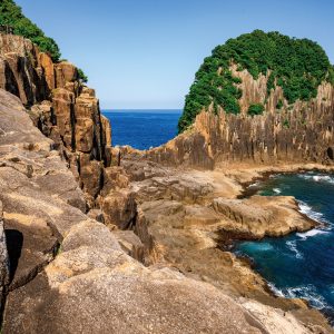 楯ヶ崎の大岸壁