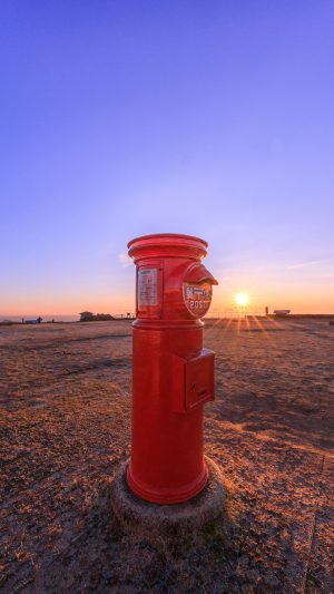 無料スマホ壁紙 天空のポストと日の出のツーショット。AndroidとiPhoneに対応した4K高画質の無料待ち受け画像。三重県伊勢市の天空のポストで撮影したフリー写真素材