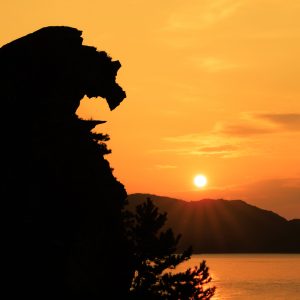 獅子岩の写真「世界遺産の獅子岩と朝日」