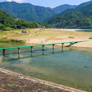 川に掛かる橋