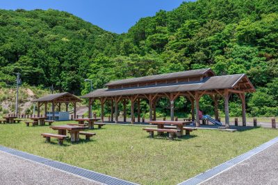 黒浜海水浴場の写真「BBQスペースと休憩スペースの全体」