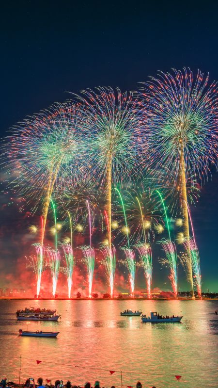 桑名水郷花火大会の写真「青の連発花火」