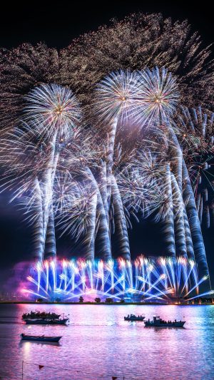 無料スマホ壁紙「青と黄色の連発花火」