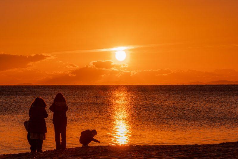 香良洲海岸の写真「真っ赤な初日の出」
