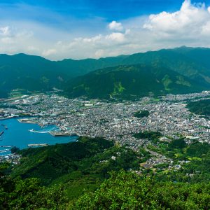 山頂から眺める尾鷲の町並み