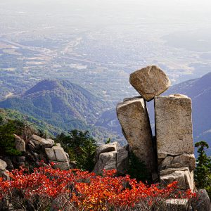 地蔵岩と秋景色