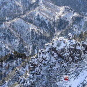 無料スマホ壁紙「富士見岩展望台から眺める雪景色」