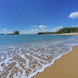 冬の海と波打ち際