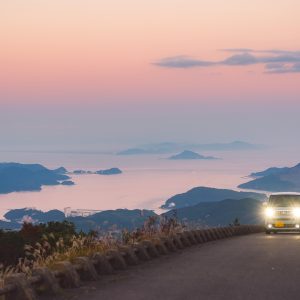 夕暮れの鳥羽側道路