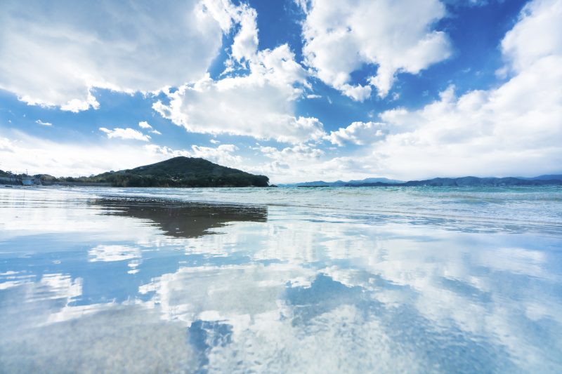 御座白浜海水浴場の写真「ウユニ塩湖みたいに見える御座白浜」