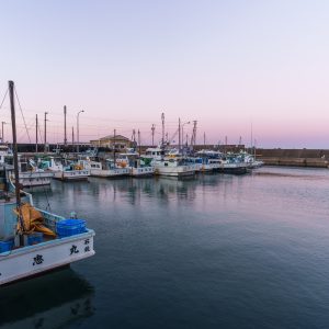 石鏡町の写真「夕暮れ時の漁港」