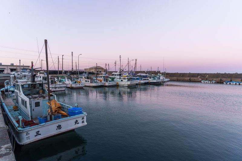 石鏡町の写真「夕暮れ時の漁港」