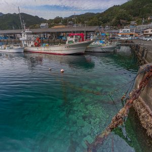 九鬼漁港の透き通った海