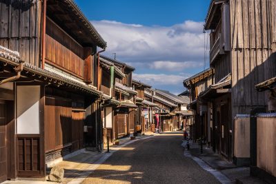 東海道関宿の写真「関宿と青空」