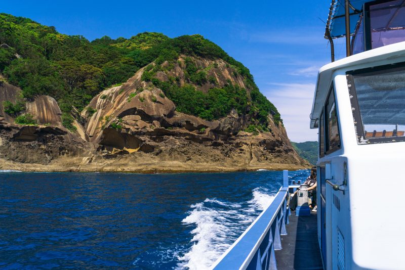楯ヶ崎観光遊覧の写真「船から鬼ヶ城を眺める」