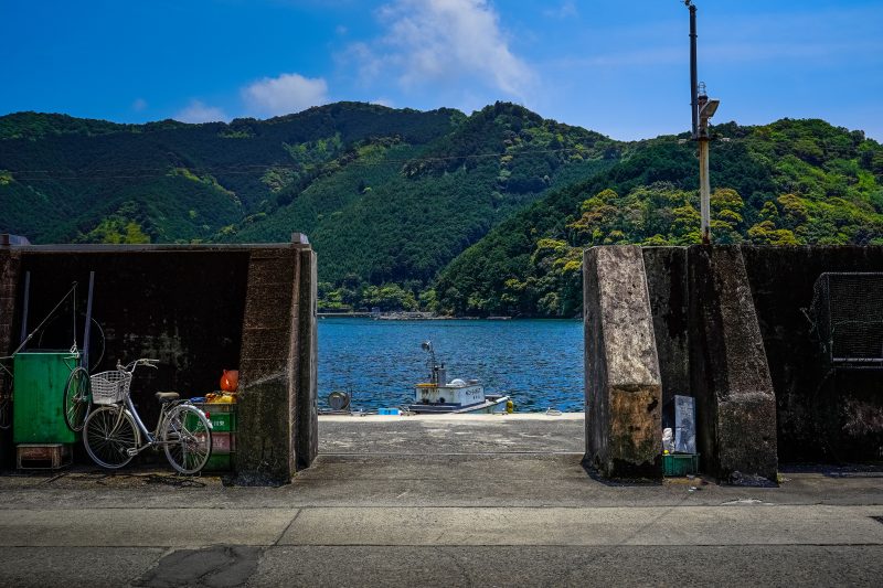 須賀利町の写真「堤防の出入り口」