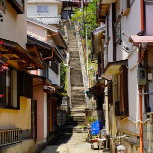 須賀利町の写真「お寺へ続く階段」