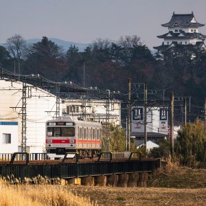 伊賀鉄道の写真「伊賀鉄道と伊賀上野城」