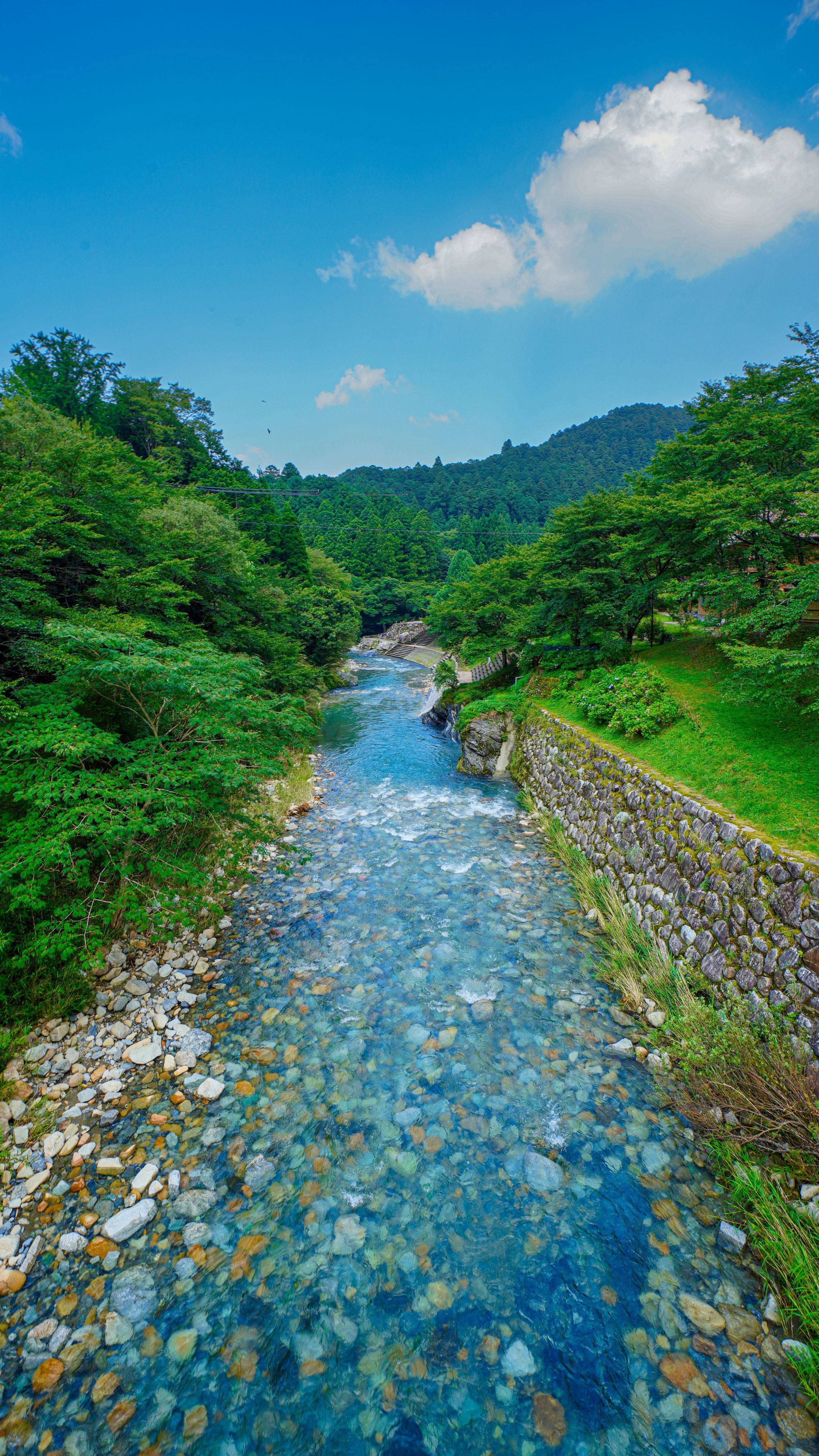 無料スマホ壁紙 奥香肌峡の夏。AndroidとiPhoneに対応した4K高画質の無料待ち受け画像。三重県松阪市の香肌峡で撮影したフリー写真素材