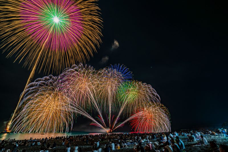 熊野大花火大会の写真「大玉のスターマイン」