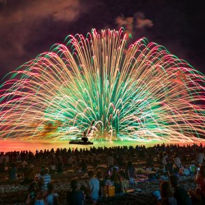熊野大花火大会の写真「海上自爆三尺玉」
