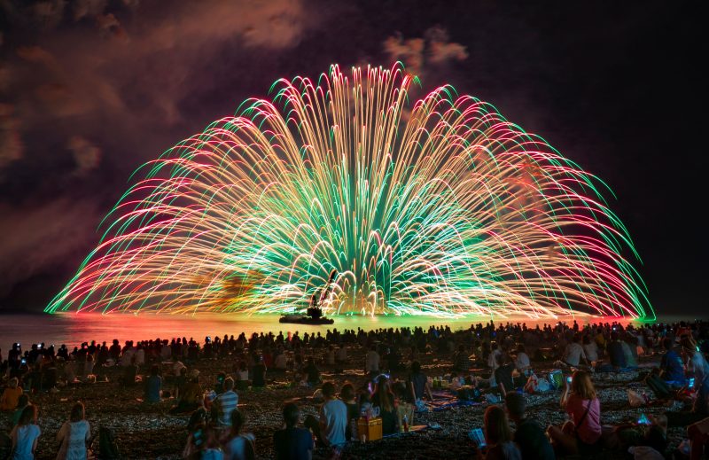 熊野大花火大会の写真「海上自爆三尺玉」