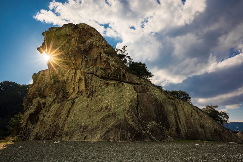 獅子岩の写真「夕陽をパックンチョ」