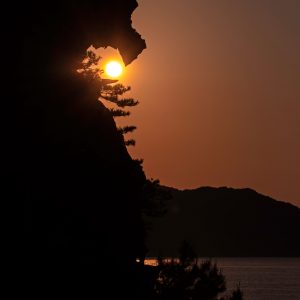 獅子岩の写真「獅子岩と朝陽」