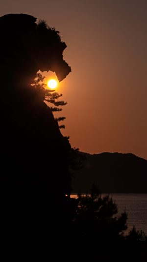 獅子岩と朝陽