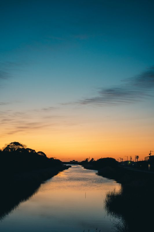 曽原町の写真「碧川の朝焼けグラーデーション」